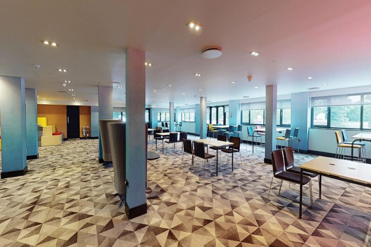 Village Wirral Hotel Bromborough