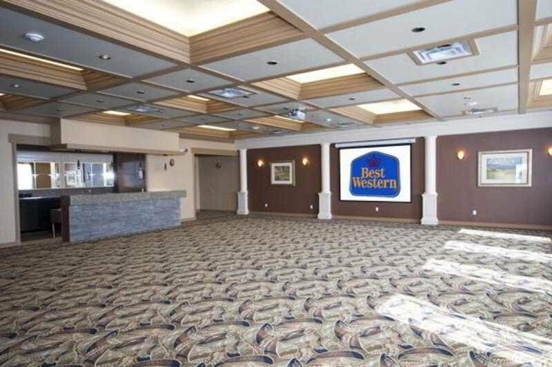 Hotel Village Wirral 3*