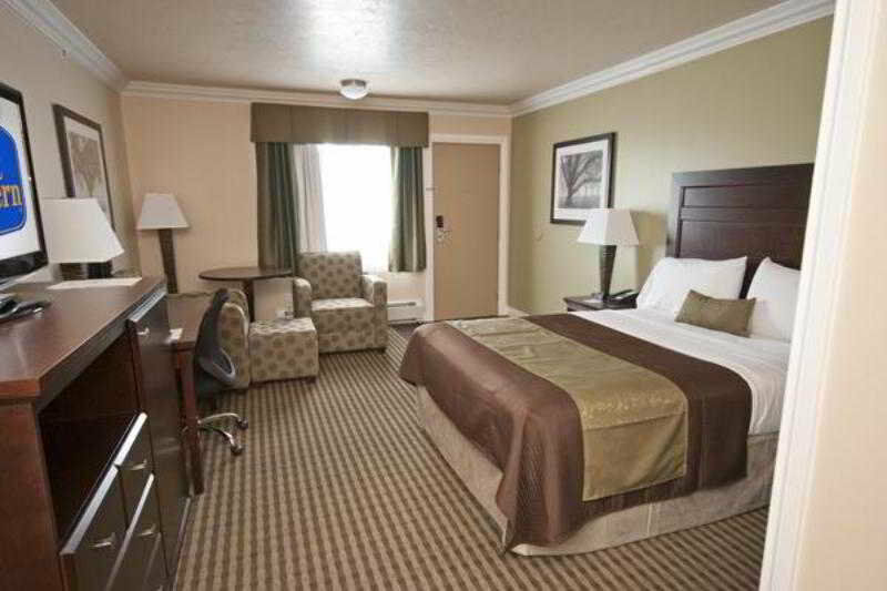 Village Wirral Hotel 3*